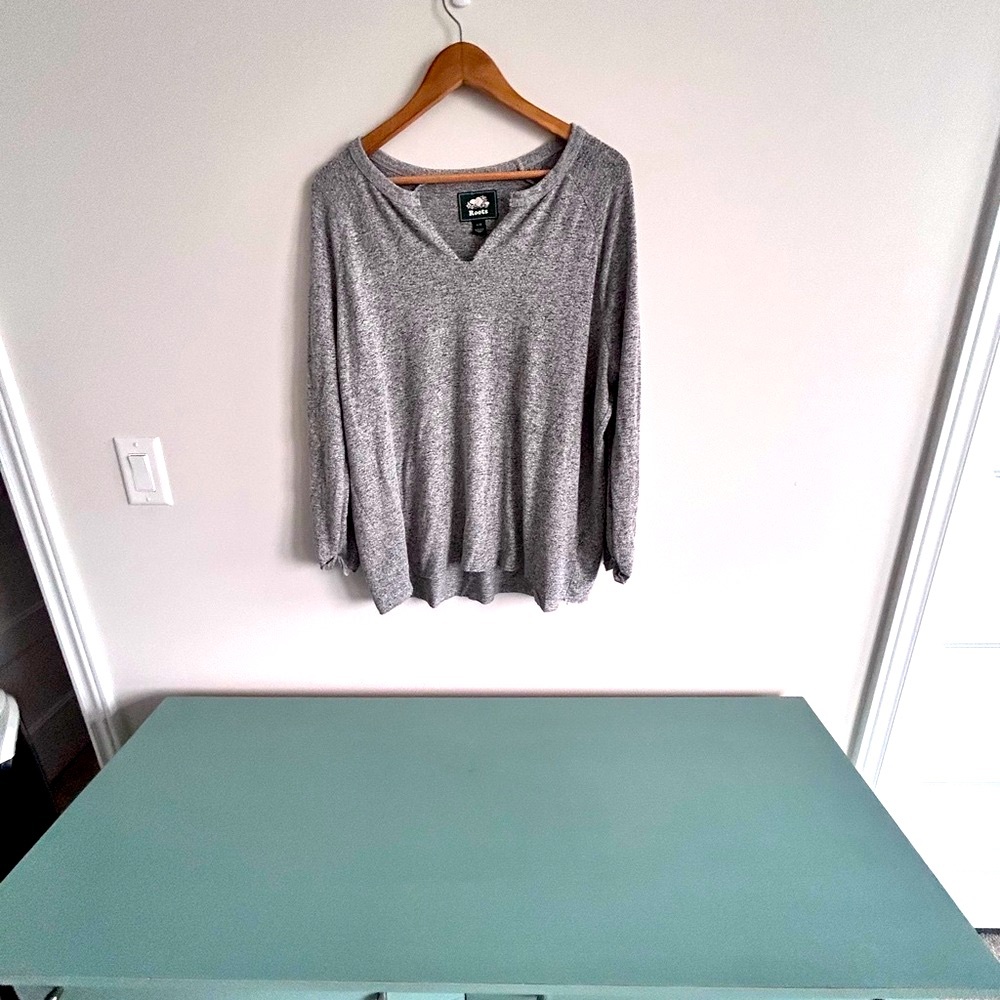 Roots Gray V-Neck Sweater, Raw Hem, size Large